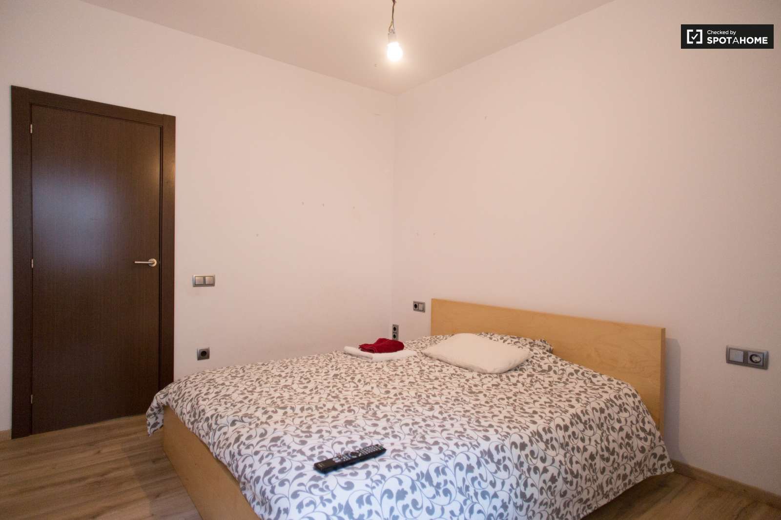 Flat to share in El Camp de l'Arpa del Clot