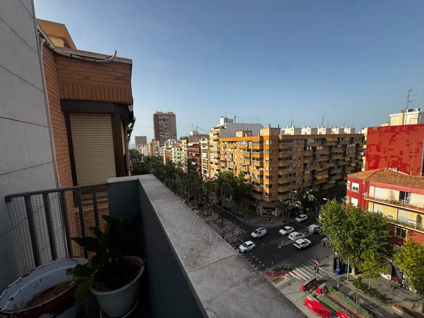 Vista exterior de Ático en venta en Alicante / Alacant con Aire acondicionado, Terraza y Amueblado