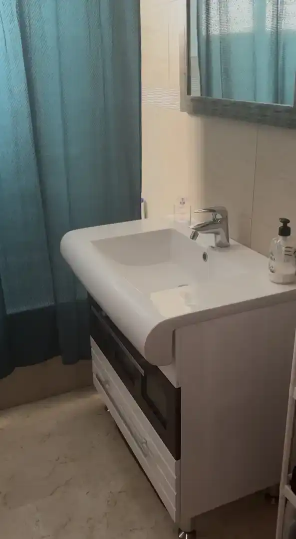 Badezimmer von Wohnung zur Miete in Lucena mit Privatgarten, Schwimmbad und Möbliert