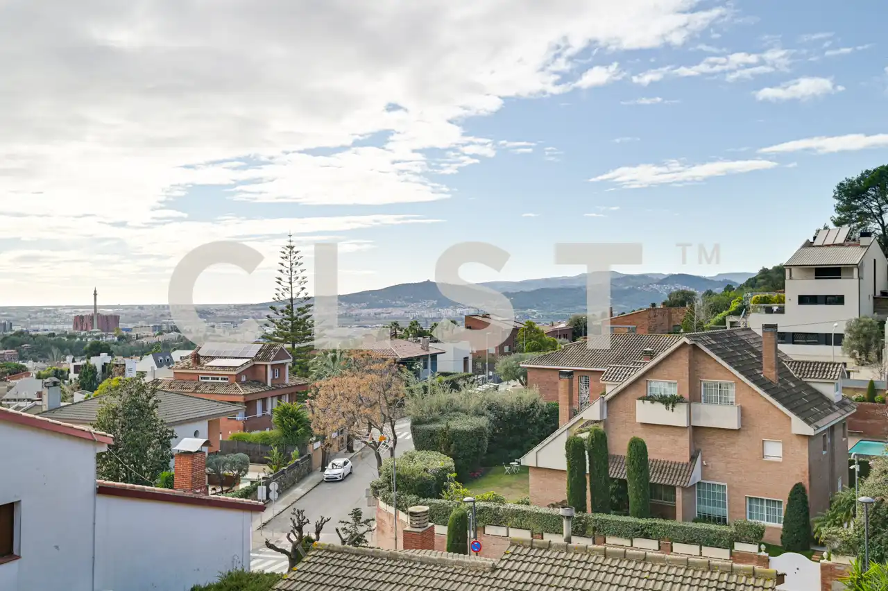 Vista exterior de Casa o xalet en venda en Sant Just Desvern amb Aire condicionat, Calefacció i Jardí privat