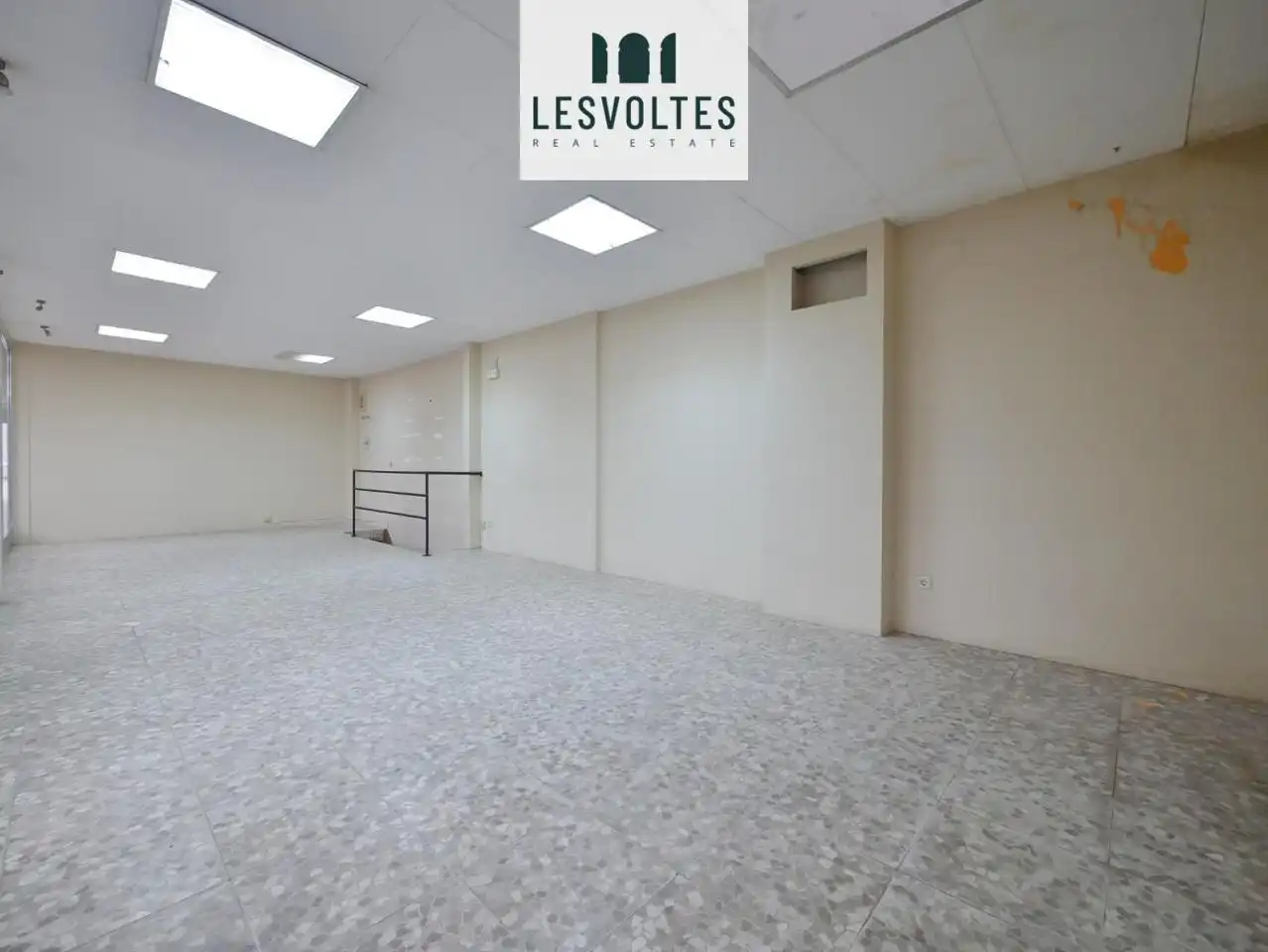 Local comercial en venta en calle de Santa Margarida, imagen 2