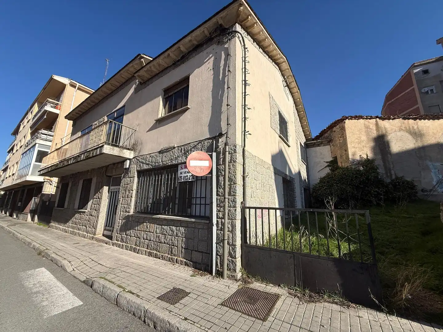 Vista exterior de Casa o xalet en venda en Ávila amb Calefacció, Jardí privat i Piscina