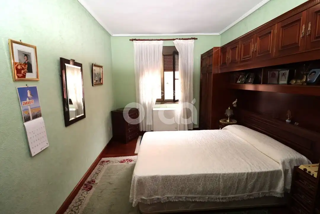 Bedroom of Flat for sale in Santurtzi   with Heating and Furnished