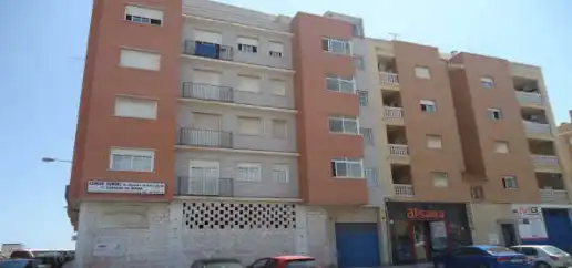 Parcheggio con ascensore in vendita a Yiyo