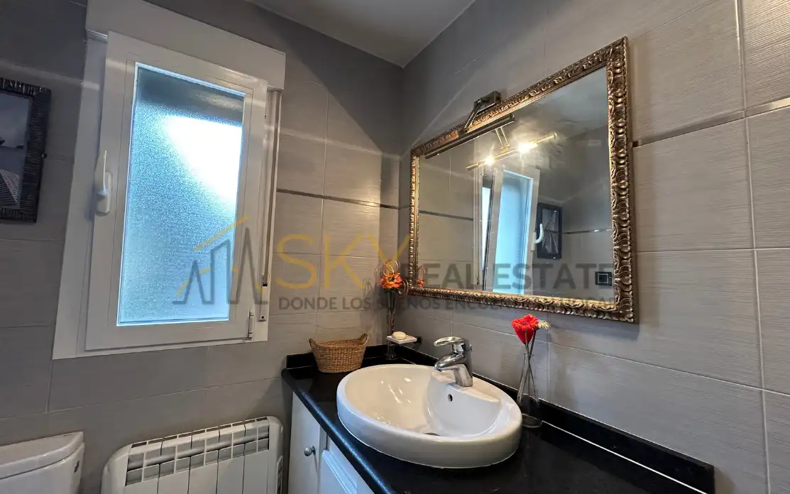 Bathroom of Buildings for sale in Bustarviejo