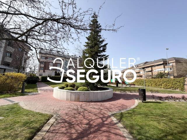 Piso en Alquiler en Isaac Albeniz en Golf - El Carralero