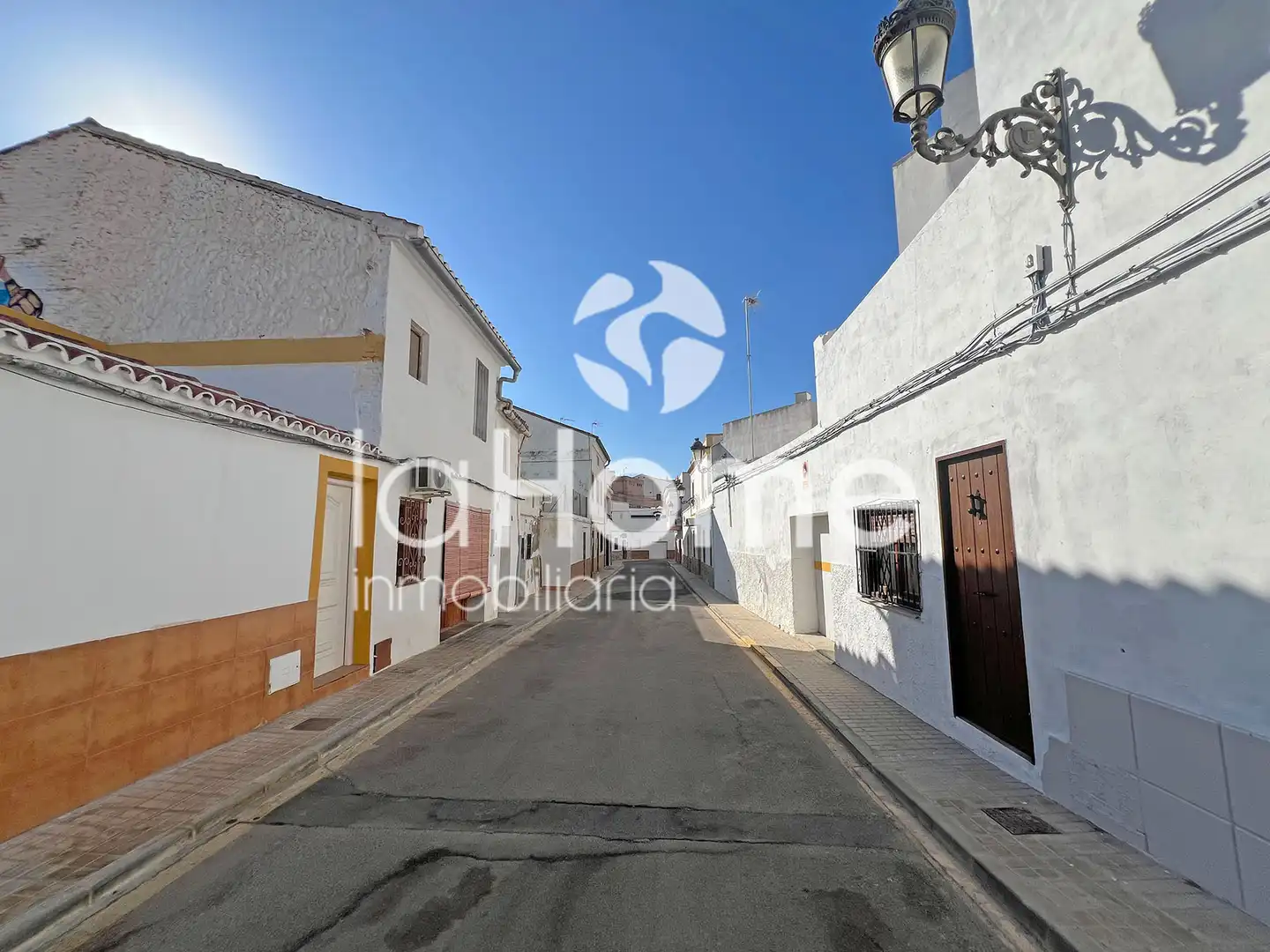 Vista exterior de Casa adosada en venta en Paterna con Aire acondicionado, Terraza y Horno