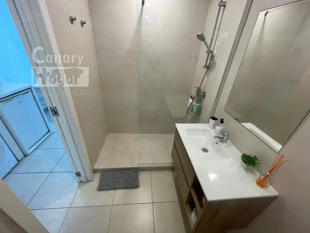 Bathroom of Study for sale in Arona  with Air Conditioner, Balcony and Internet