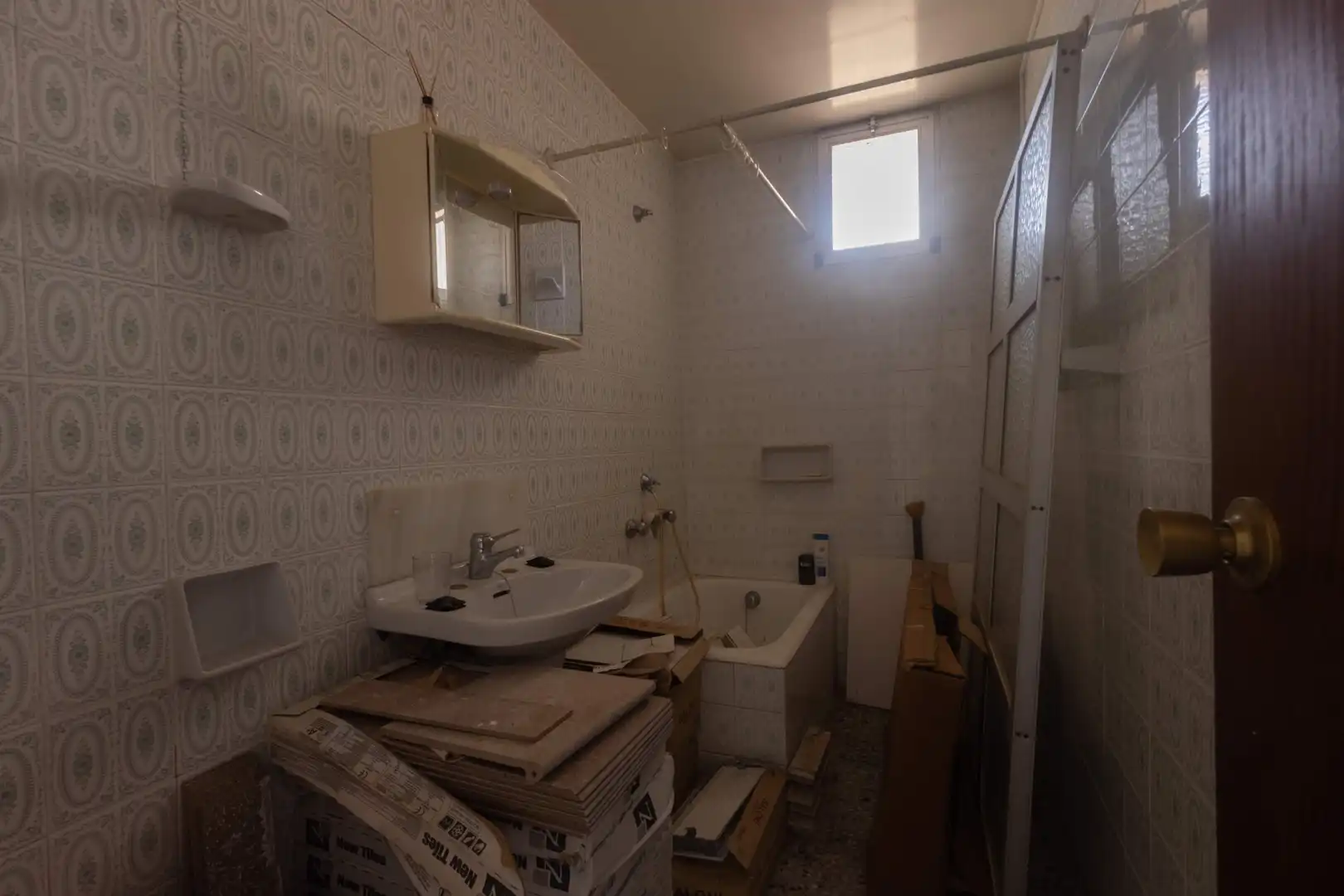 Bathroom of Houses for sale in Gandia  with Air Conditioner, Terrace and Storage room