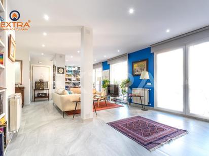 Living room of Flat for sale in  Madrid Capital  with Air Conditioner, Heating and Parquet flooring