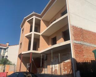 Exterior view of Building for sale in El Tiemblo 