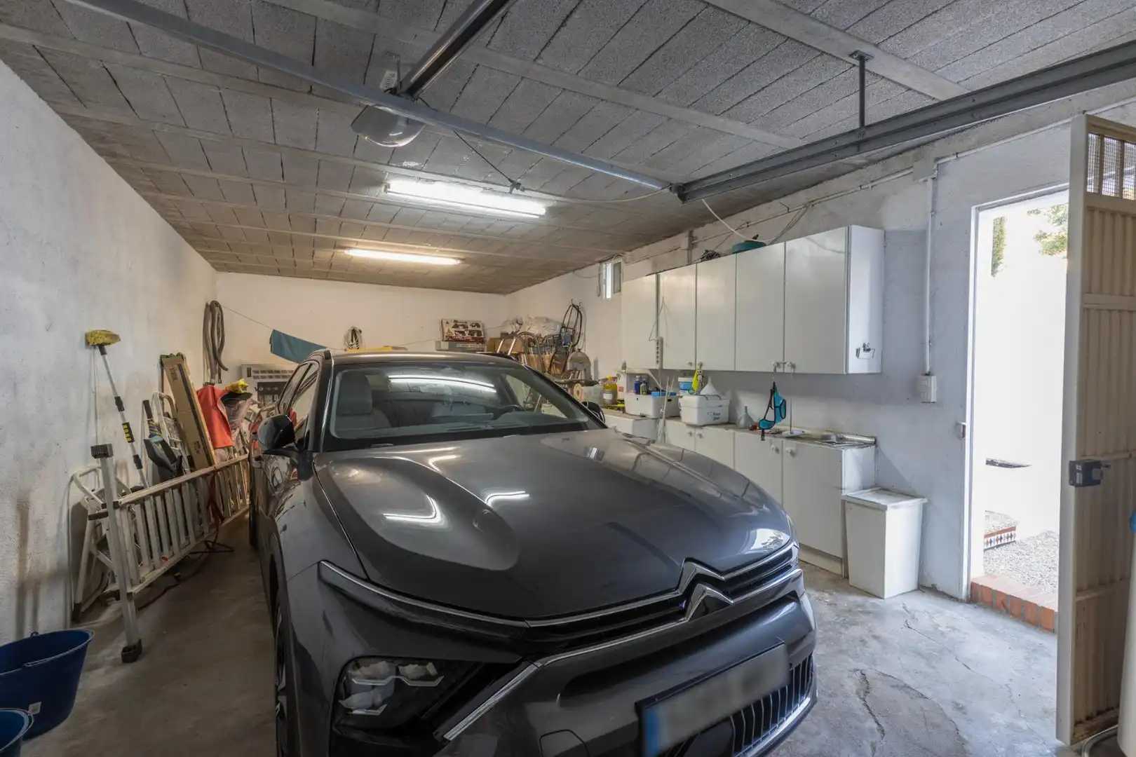 Aparcament de Casa o xalet en venda en Gójar amb Calefacció, Jardí privat i Terrassa