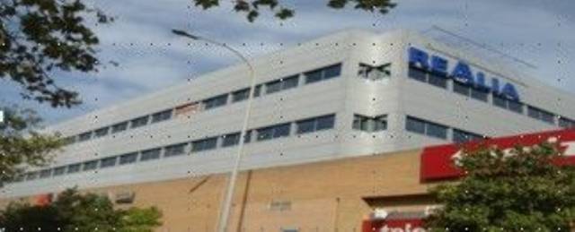 Local comercial en Alquiler en Avenida de Kansas City en San Pablo