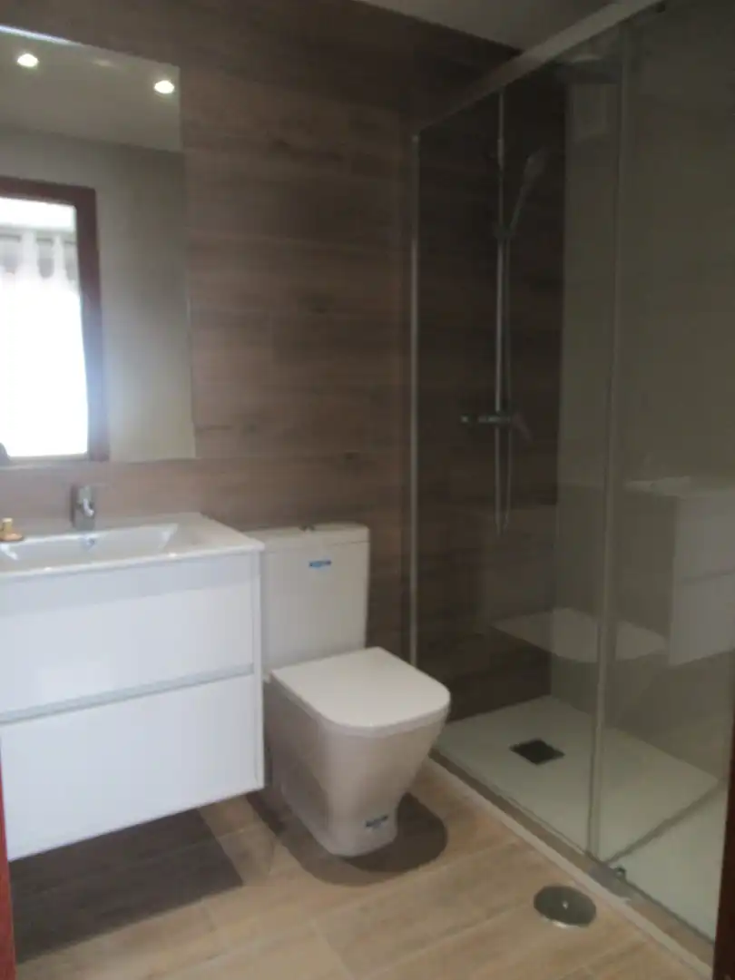 Bathroom of Flat for rent in San Vicente del Raspeig / Sant Vicent del Raspeig  with Air Conditioner, Heating and Furnished