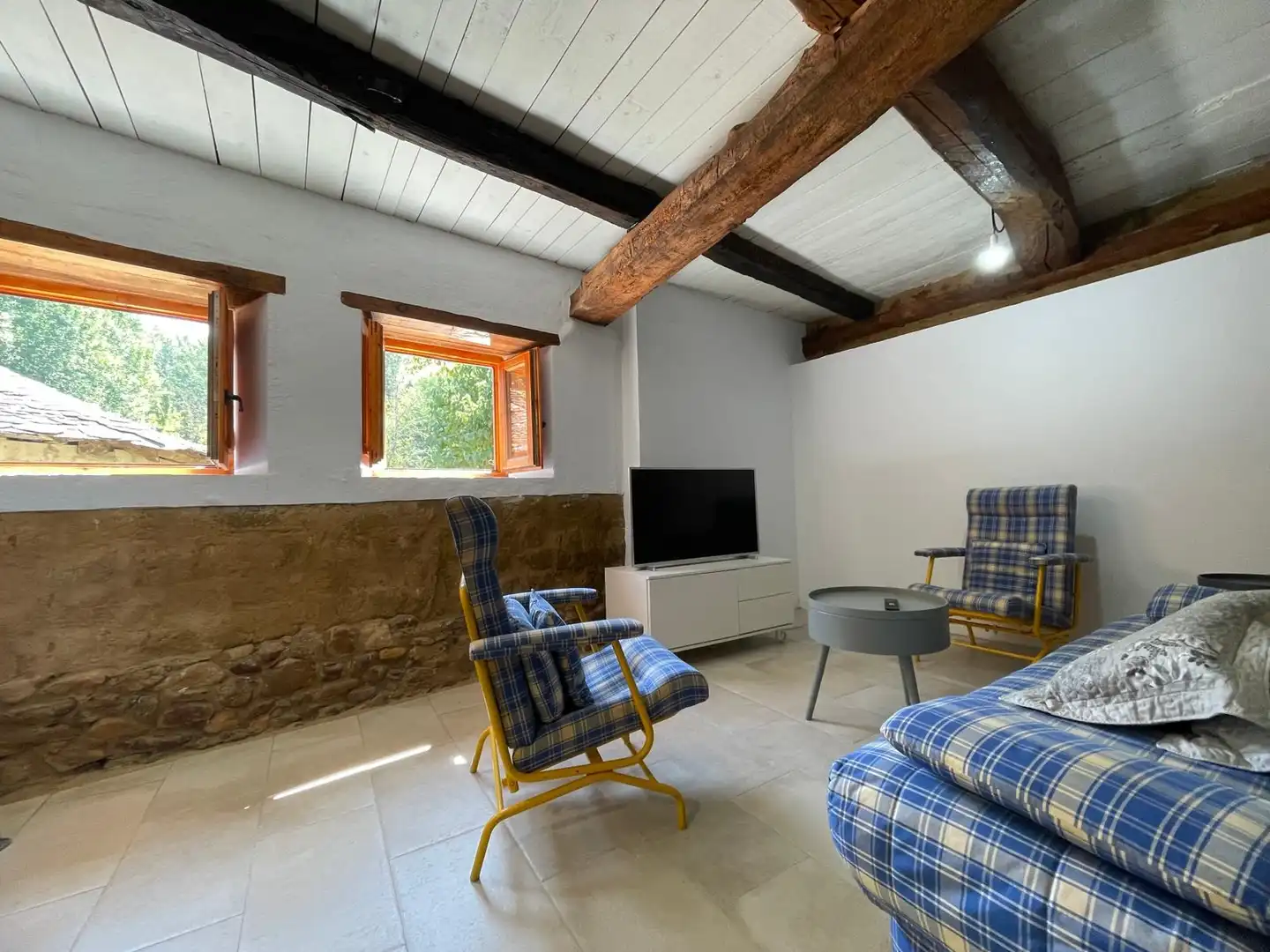 Sala d'estar de Finca rústica en venda en Cabañas Raras amb Jardí privat, Terrassa i Traster