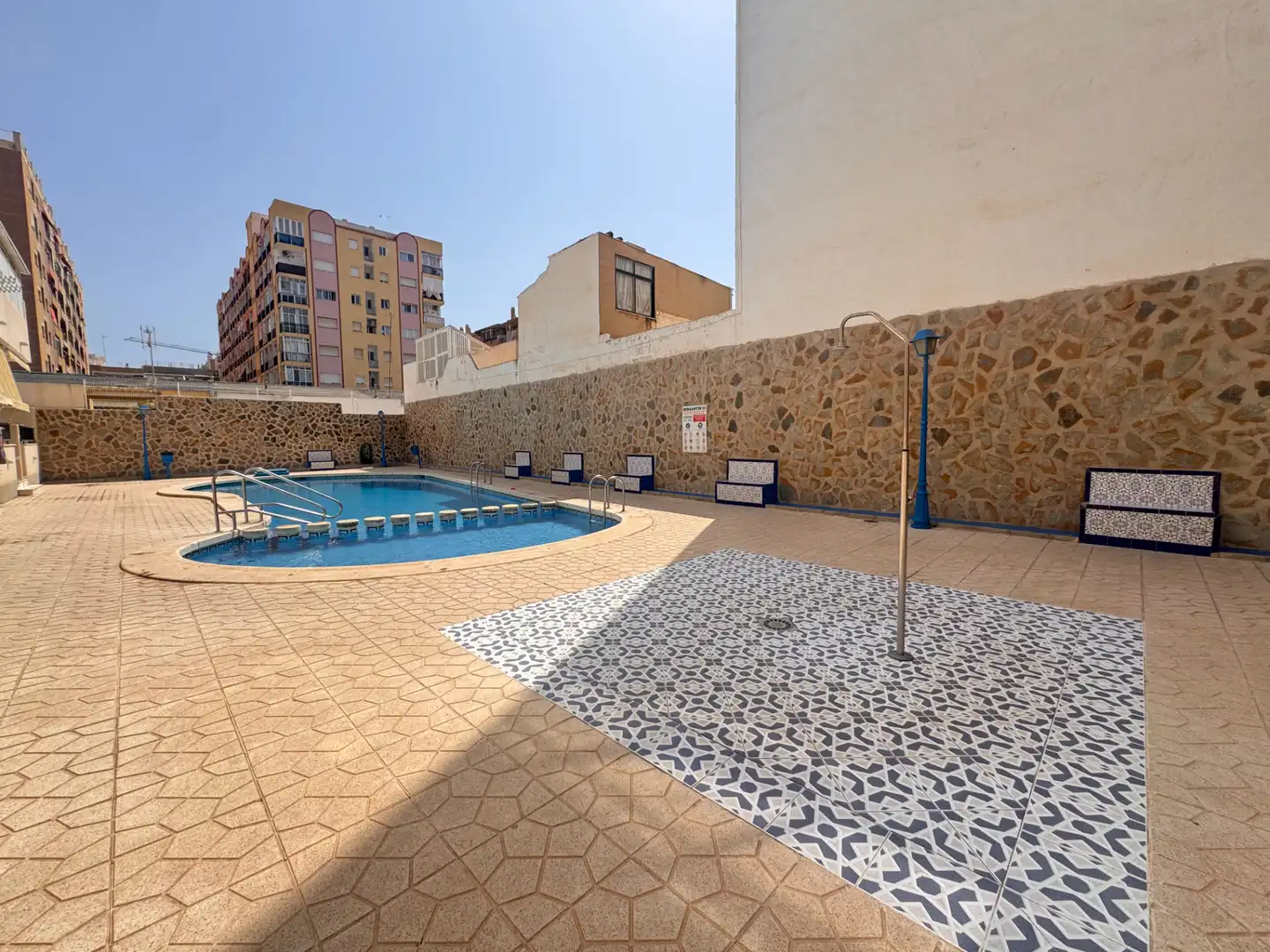 Piscina de Estudi en venda en Torrevieja amb Aire condicionat, Moblat i Rentadora