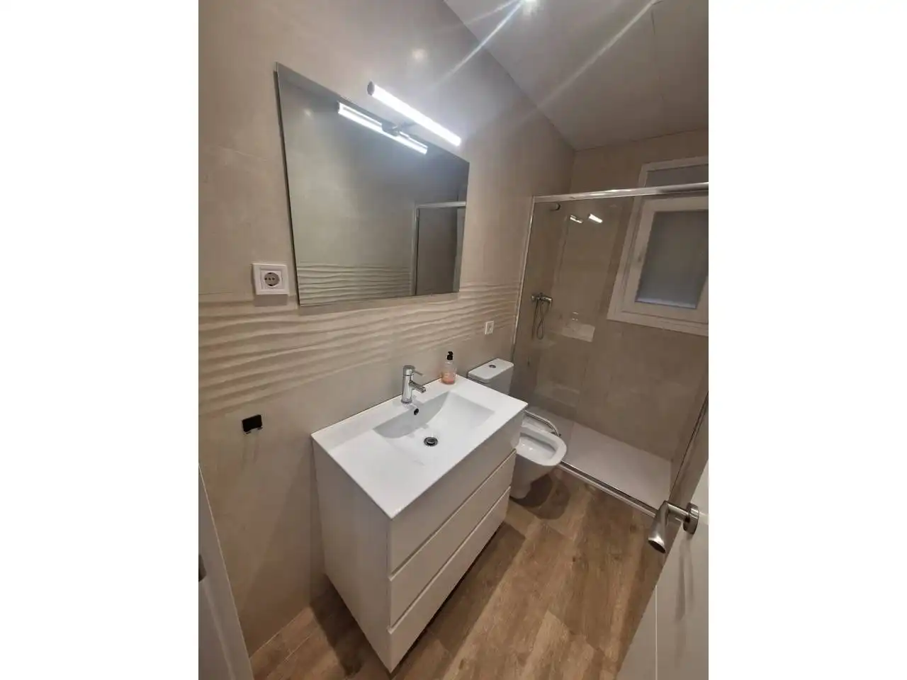 Badezimmer von Wohnungen zur Miete in Fuenlabrada mit Möbliert