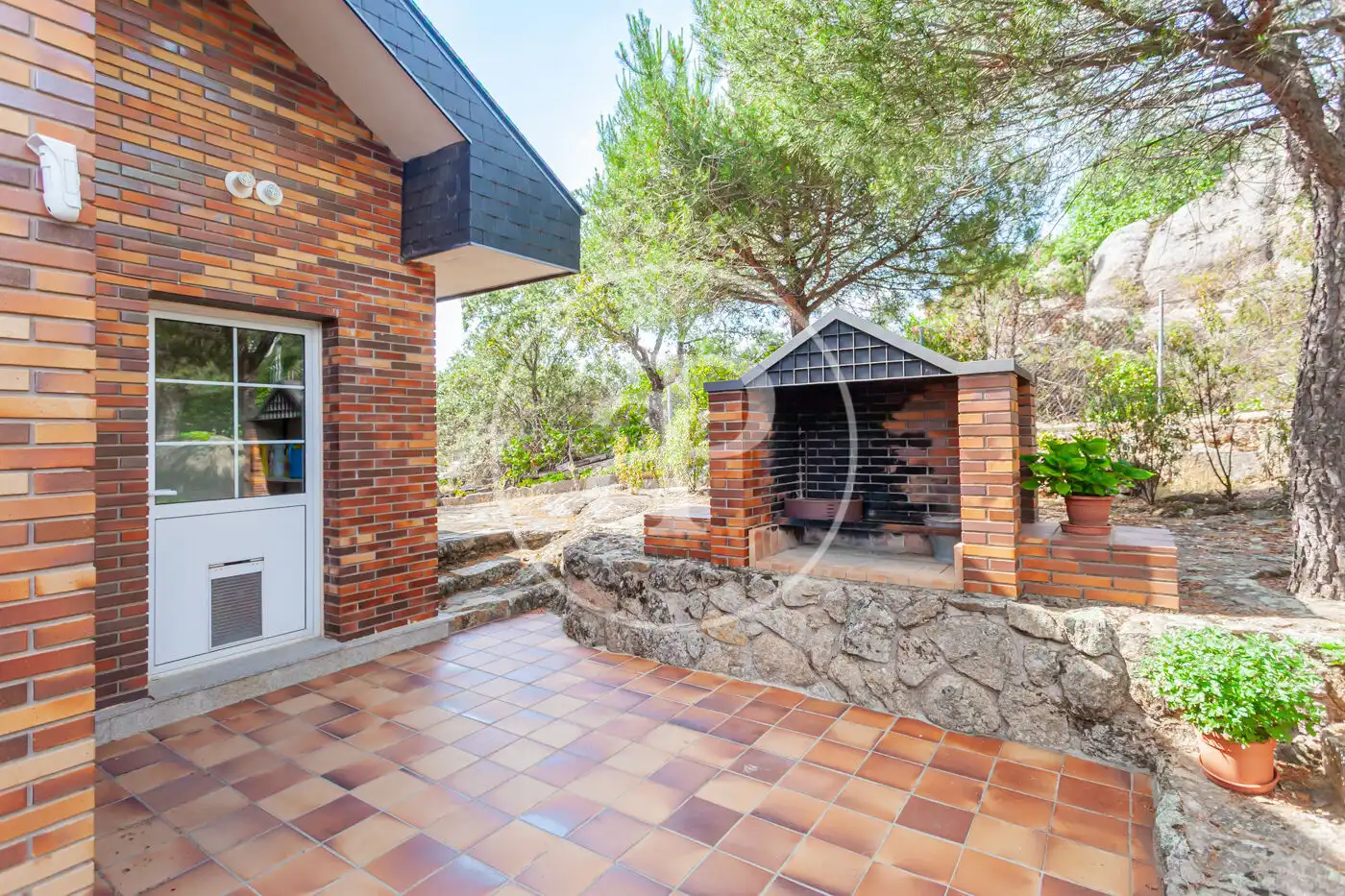 Terrassa de Casa o xalet en venda en Hoyo de Manzanares amb Calefacció, Jardí privat i Terrassa