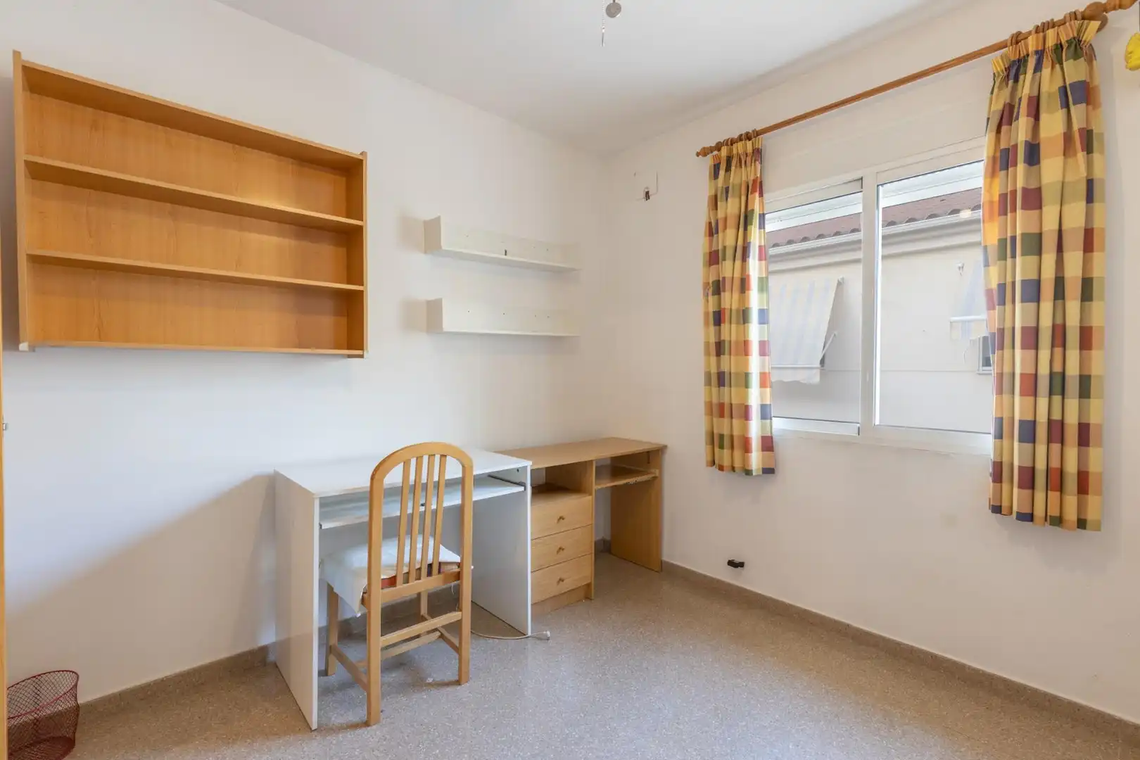 Habitación de Casa adosada en venta en Maracena con Aire acondicionado, Amueblado y Balcón