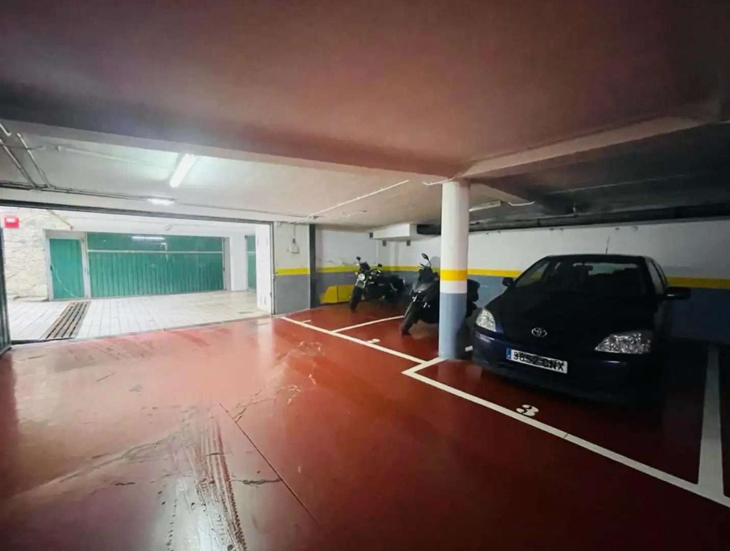 Aparcament de Garatge en venda en Gijón 