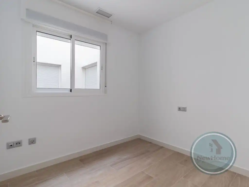 Habitación de Piso de alquiler en Elche / Elx con Aire acondicionado, Terraza y Piscina comunitaria