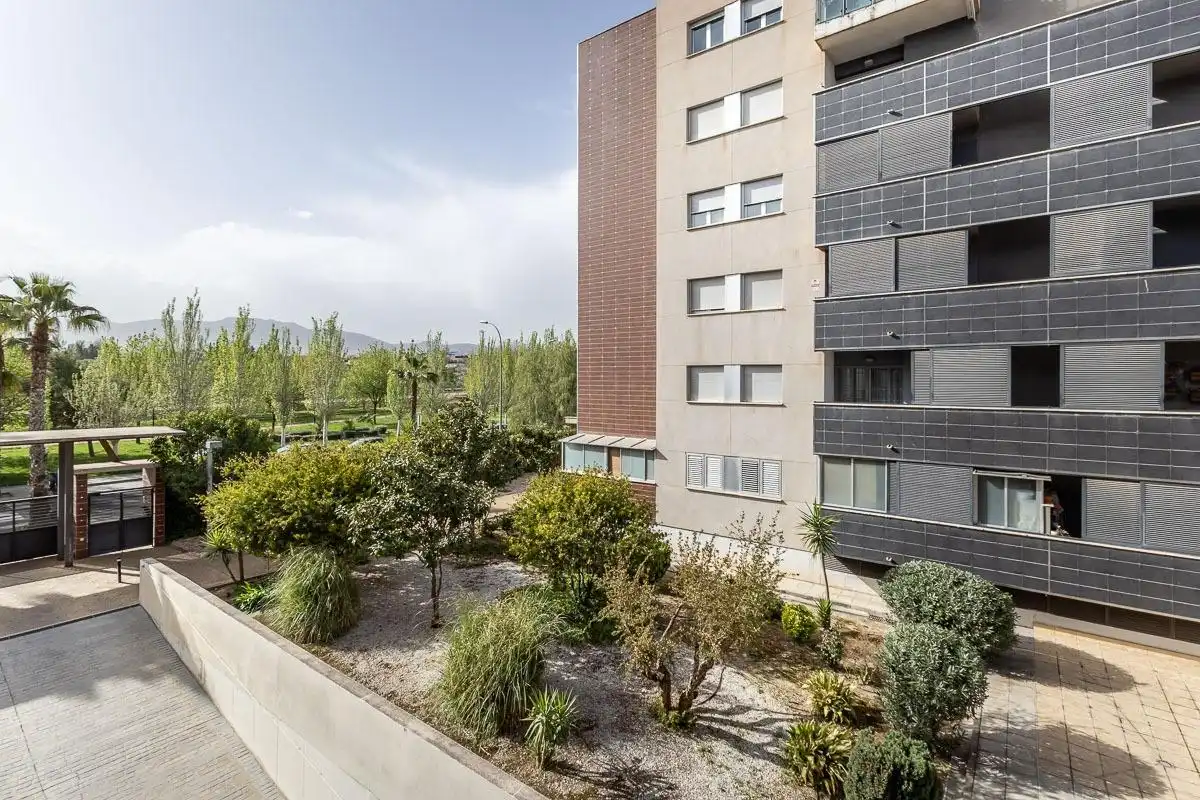 Vista exterior de Pis en venda en Alhendín amb Aire condicionat, Calefacció i Jardí privat