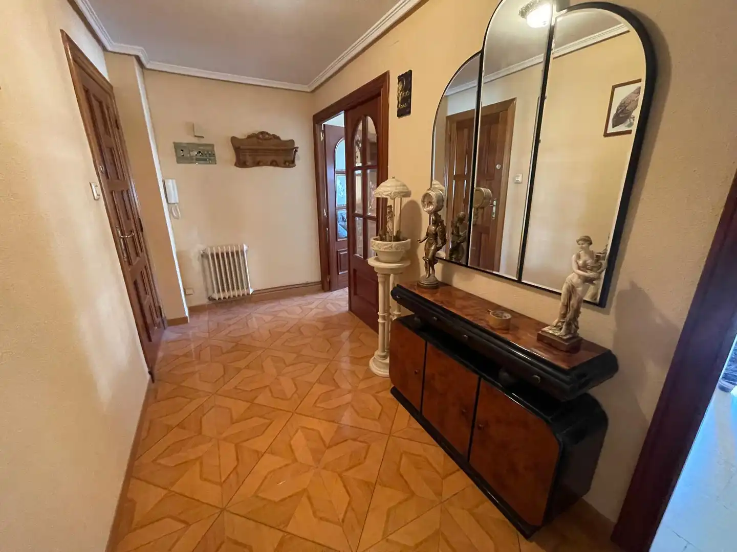 Flat for sale in Calahorra  with Air Conditioner, Heating and Furnished