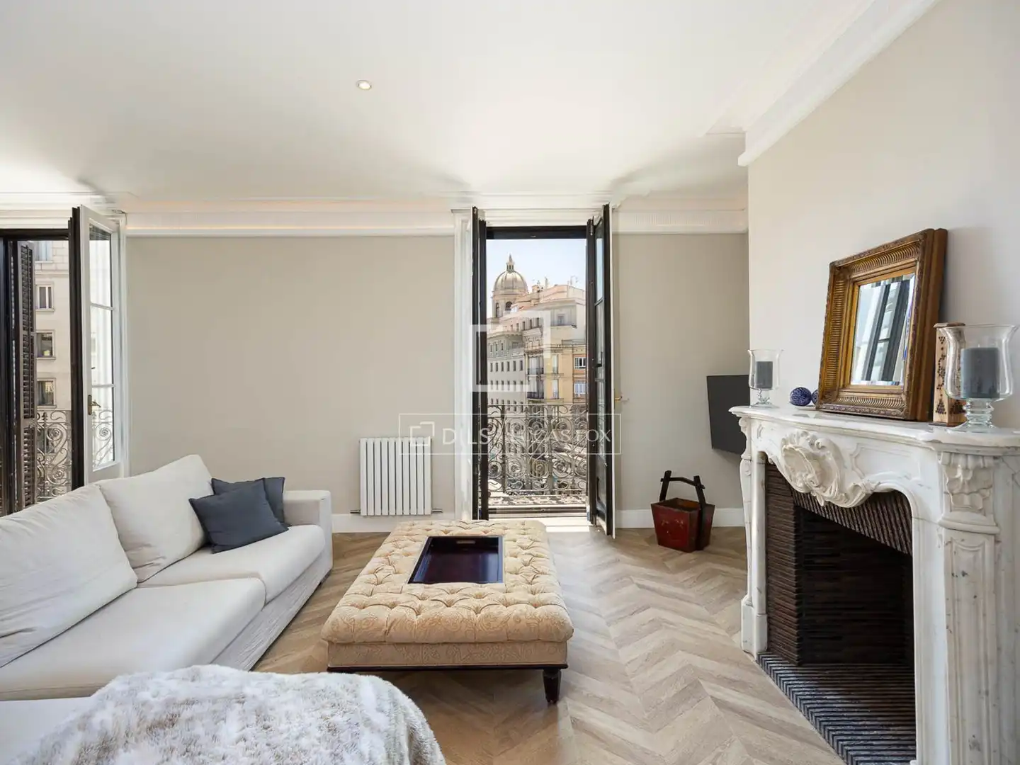 Wohnzimmer von Wohnung zum Verkauf in Barcelona mit Klimaanlage, Heizung und Parkett