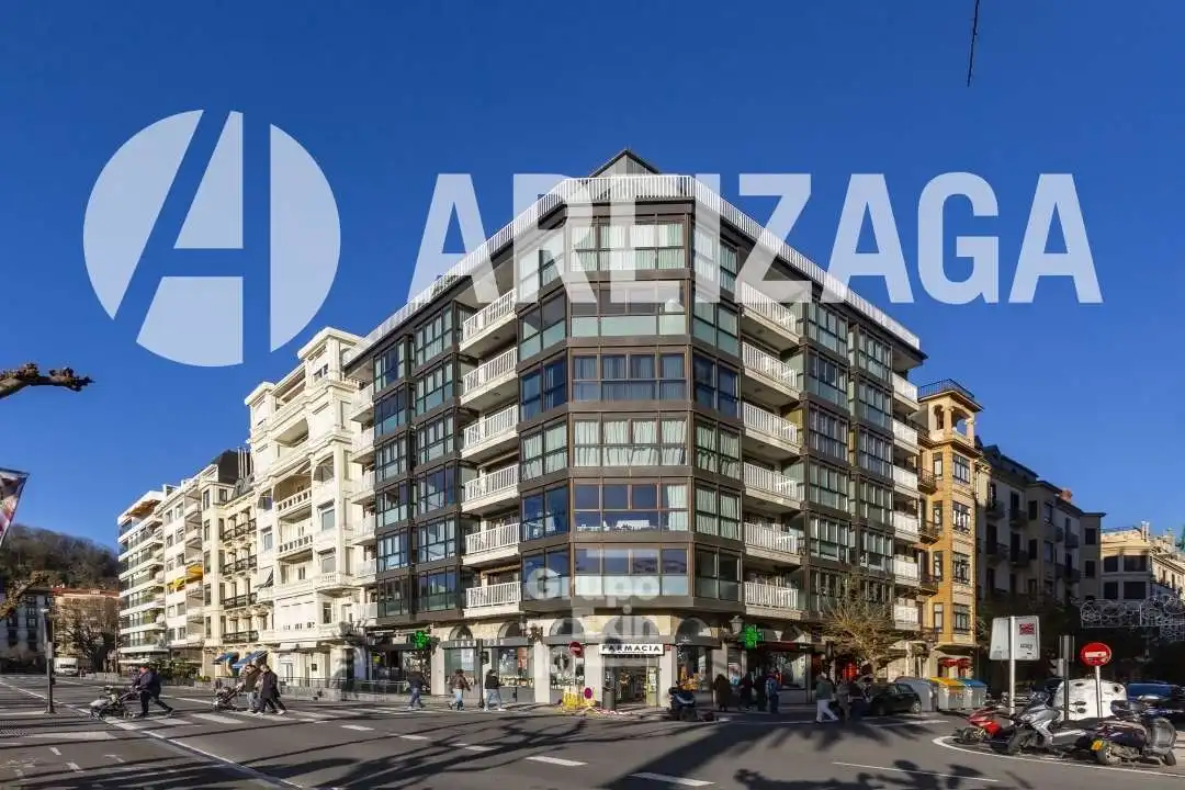 Außenansicht von Büro zum Verkauf in Donostia - San Sebastián  mit Klimaanlage, Heizung und Abstellraum