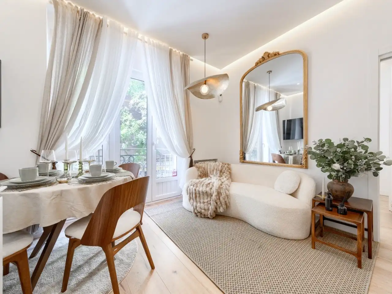 Sala d'estar de Pis en venda en  Madrid Capital amb Aire condicionat, Terrassa i Balcó