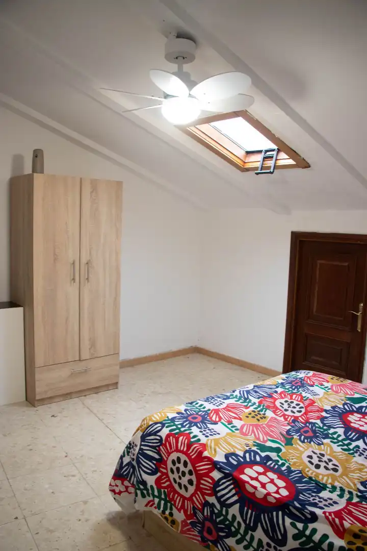 Schlafzimmer von Gebäude zum Verkauf in Marín