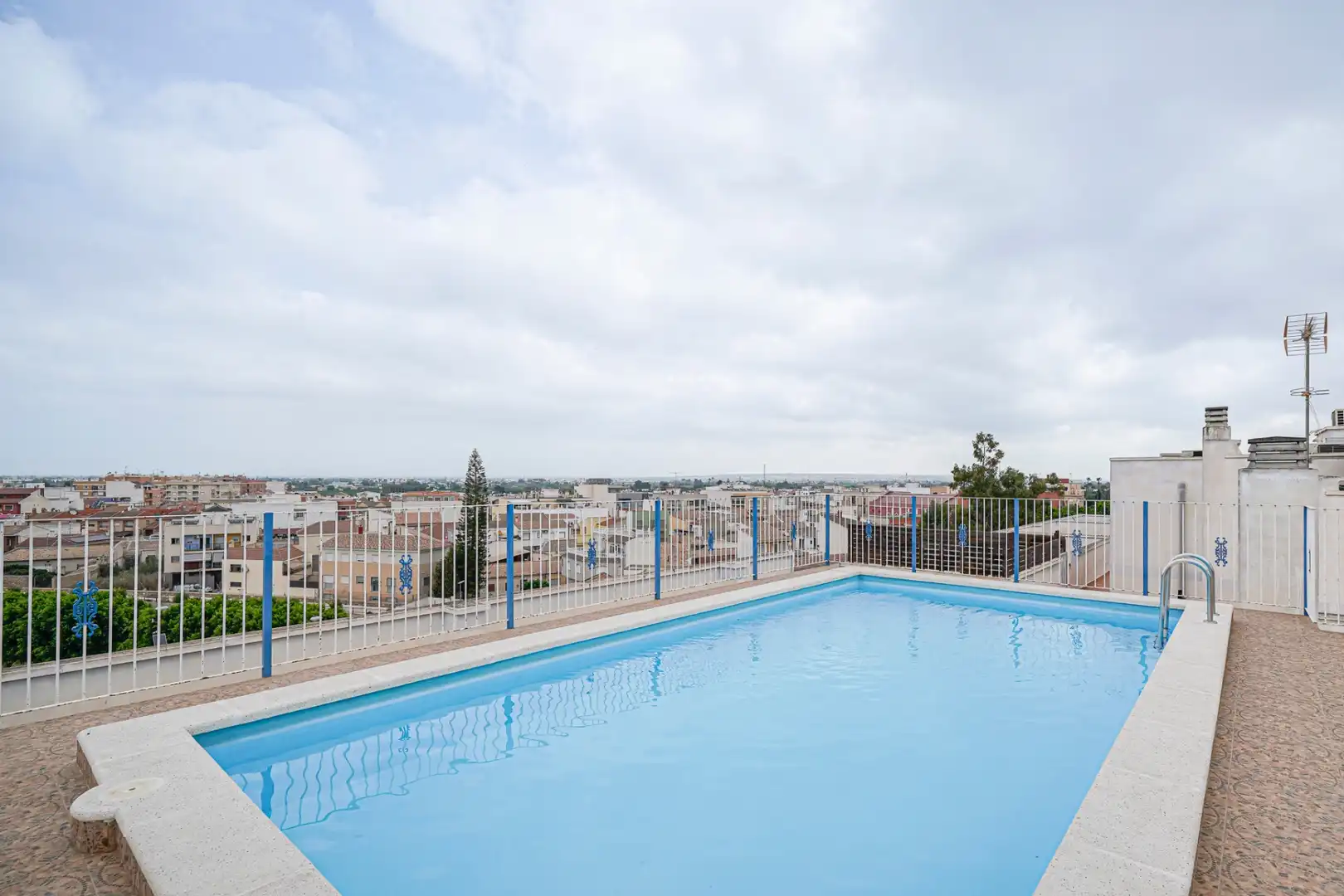Swimming pool of Flat for sale in Rojales  with Oven, Balcony and Community pool