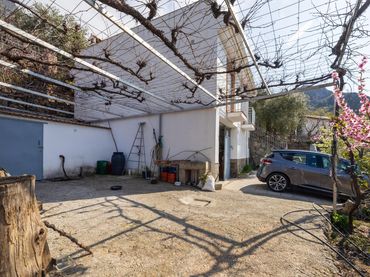 Xalet amb balcó en venda a Güéjar Sierra