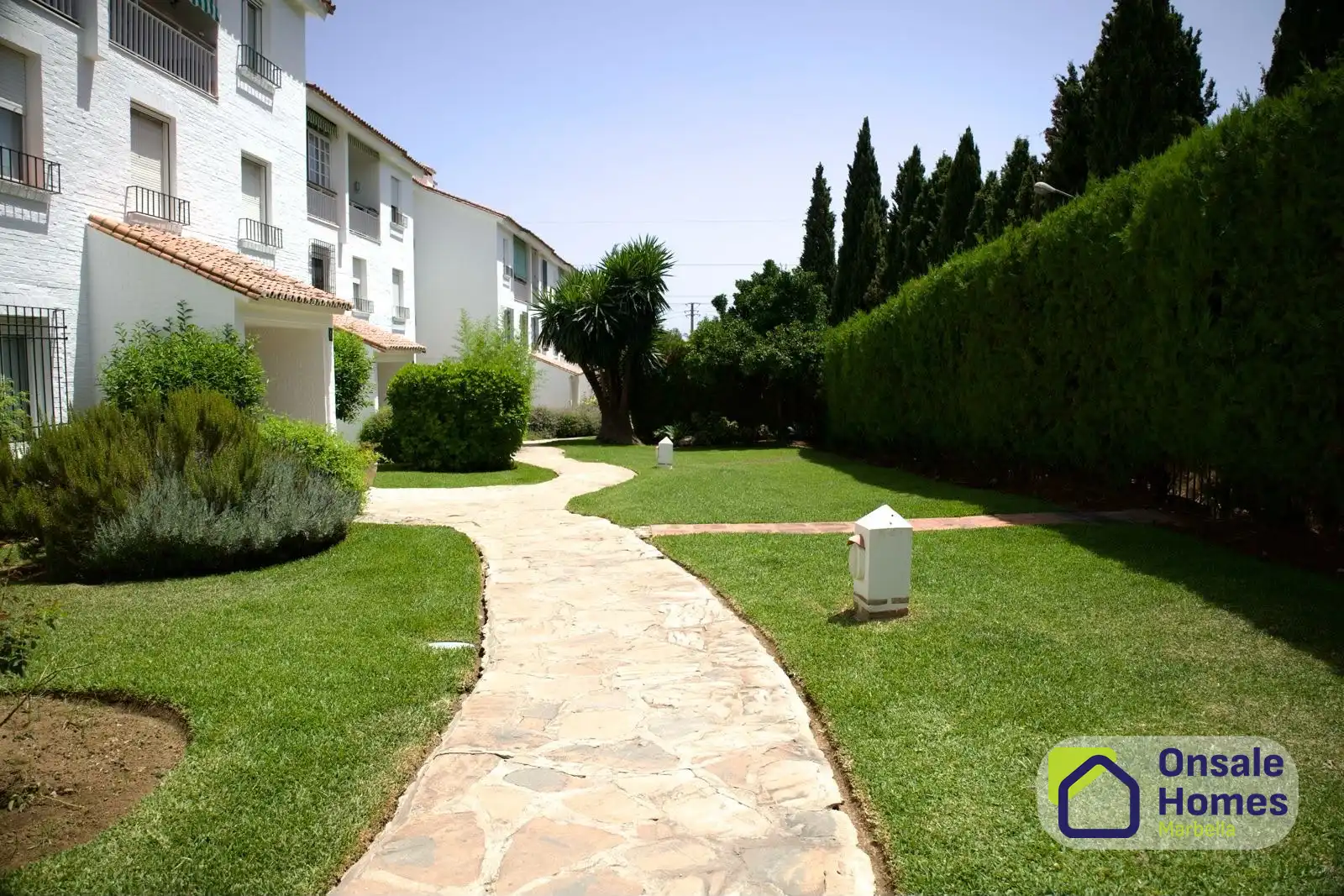 Jardí de Planta baixa en venda en Marbella amb Terrassa, Moblat i Piscina comunitària