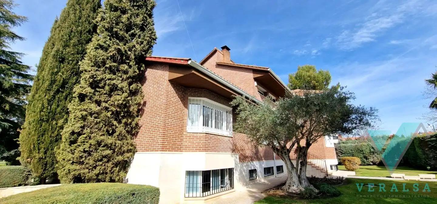 Casa o xalet en venda a Del Bonsái, Prado Norte