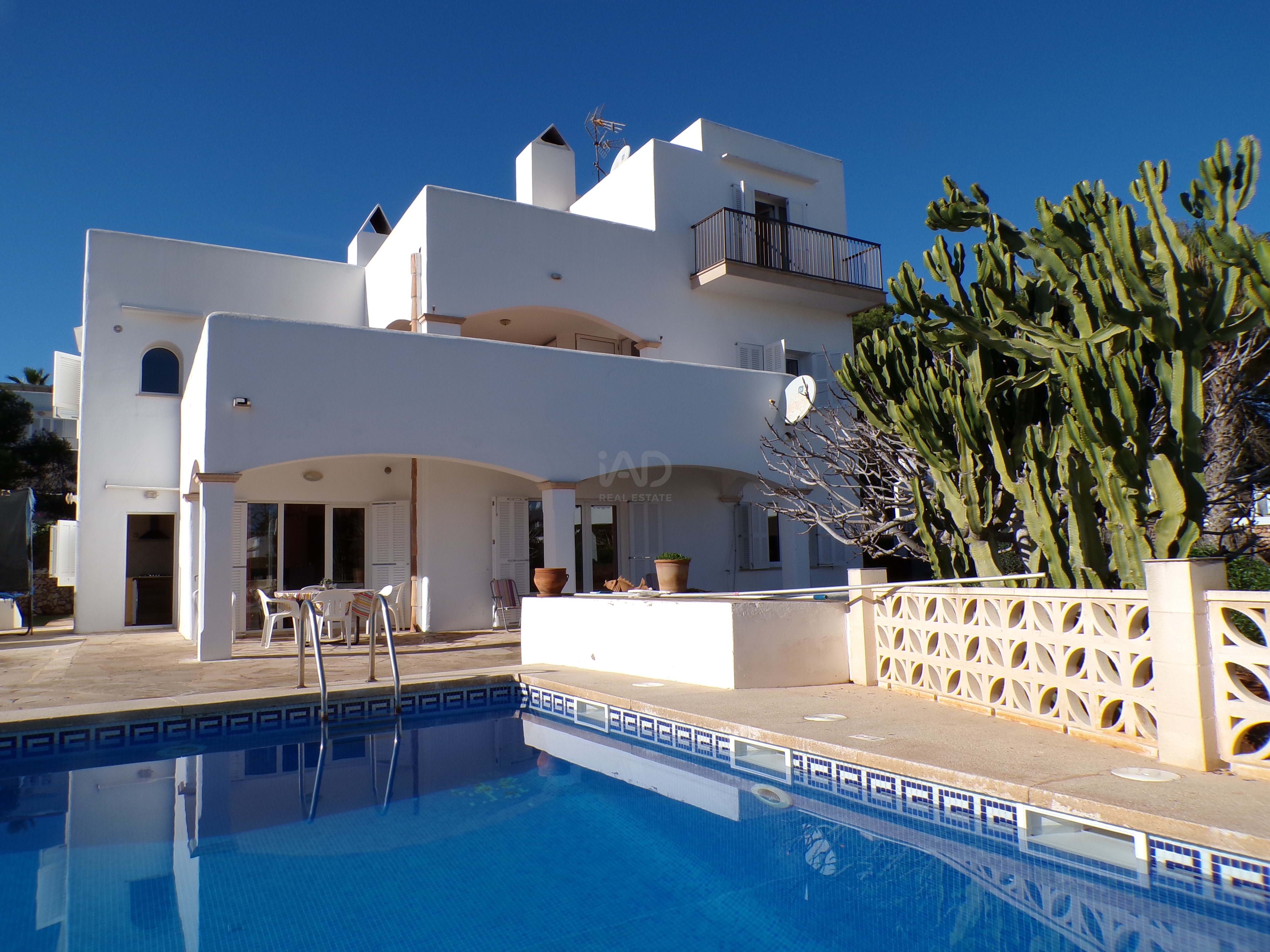 Vista exterior de Casa o xalet en venda en Santanyí amb Terrassa i Piscina