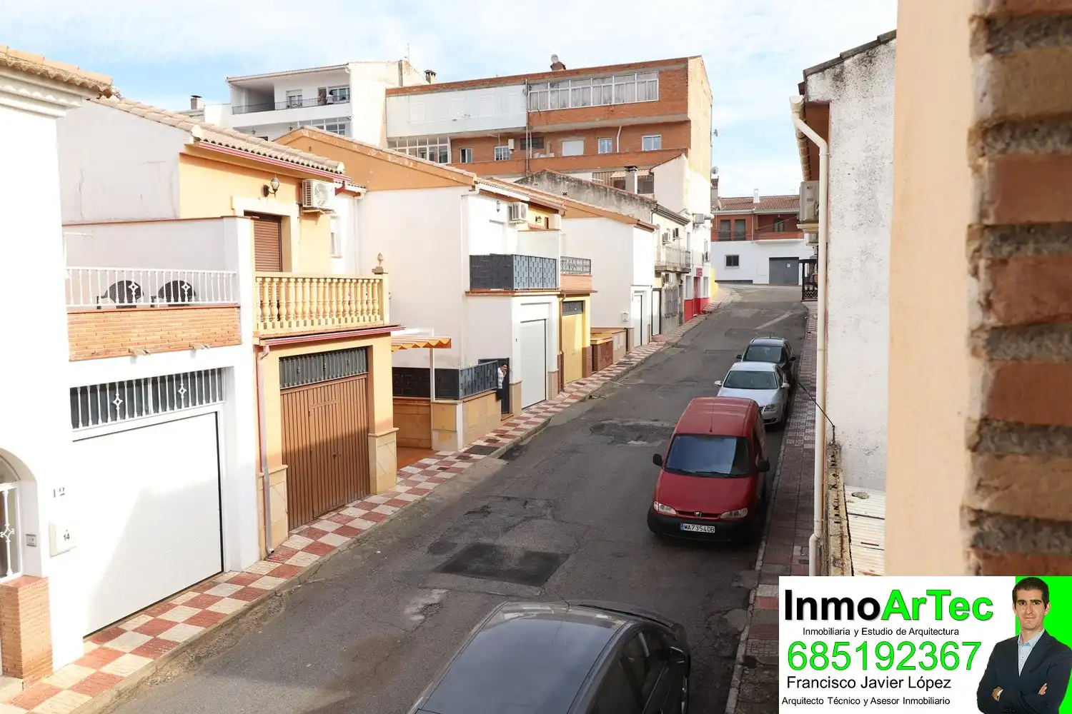 Vista exterior de Casa o xalet en venda en Íllora amb Jardí privat, Terrassa i Balcó