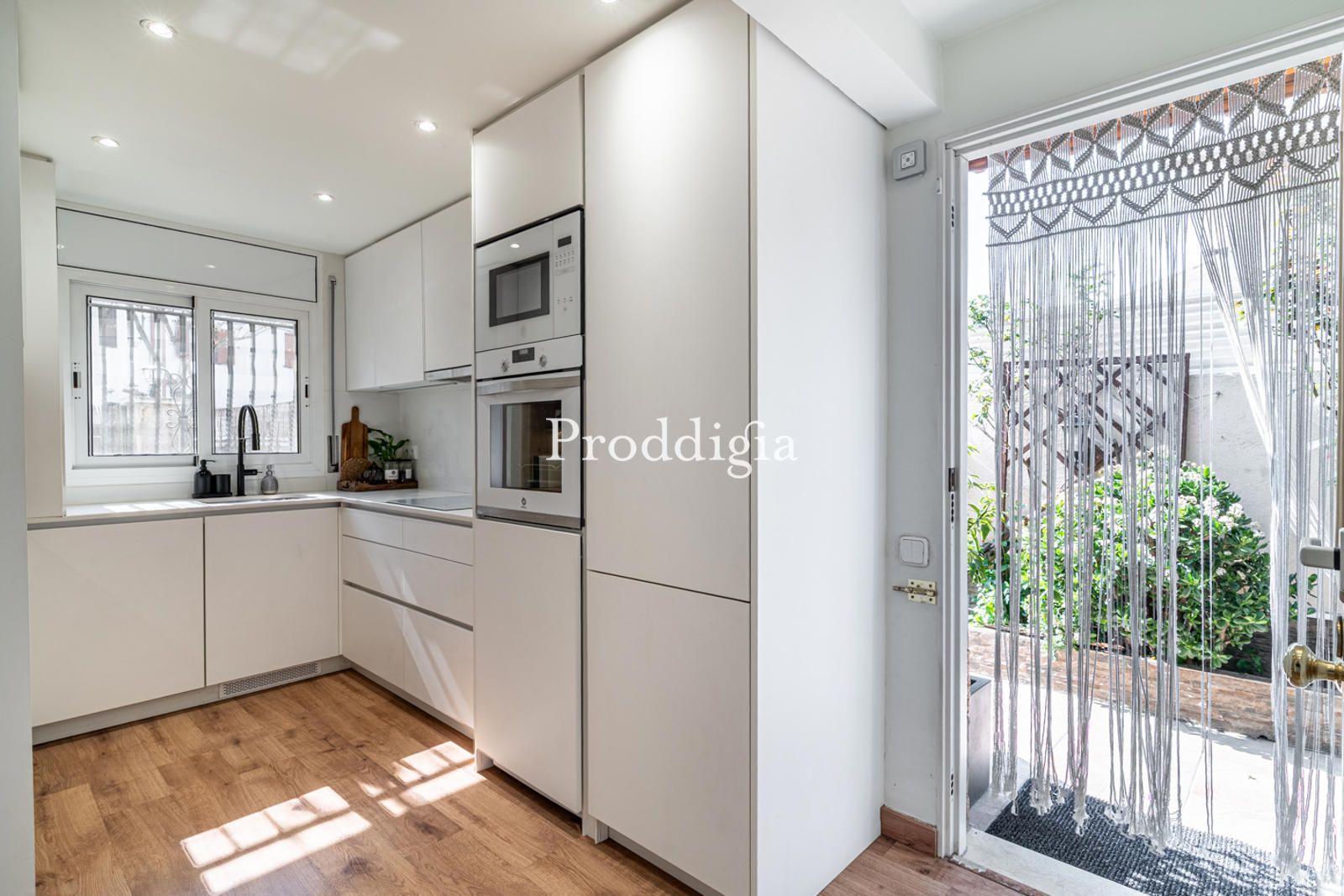 Cocina de Casa o chalet en venta en Cerdanyola del Vallès con Aire acondicionado, Calefacción y Terraza