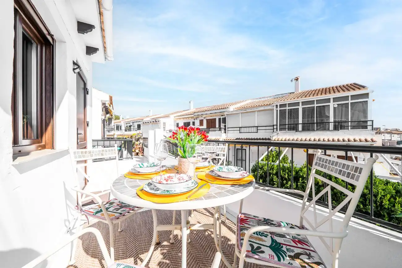 Terraza de Apartamento en venta en Torrevieja con Aire acondicionado, Piscina y Amueblado