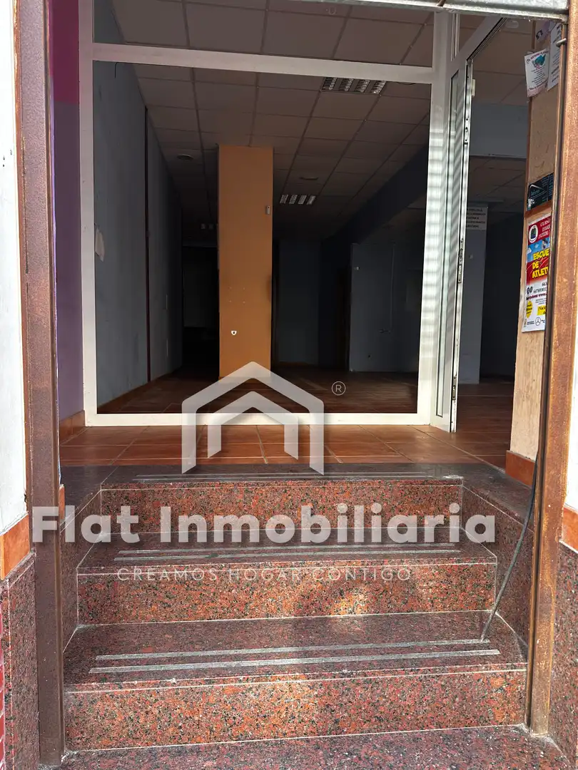 Local comercial en venda a Calle Pintor Eleazar Ortiz 4A, imagen 3