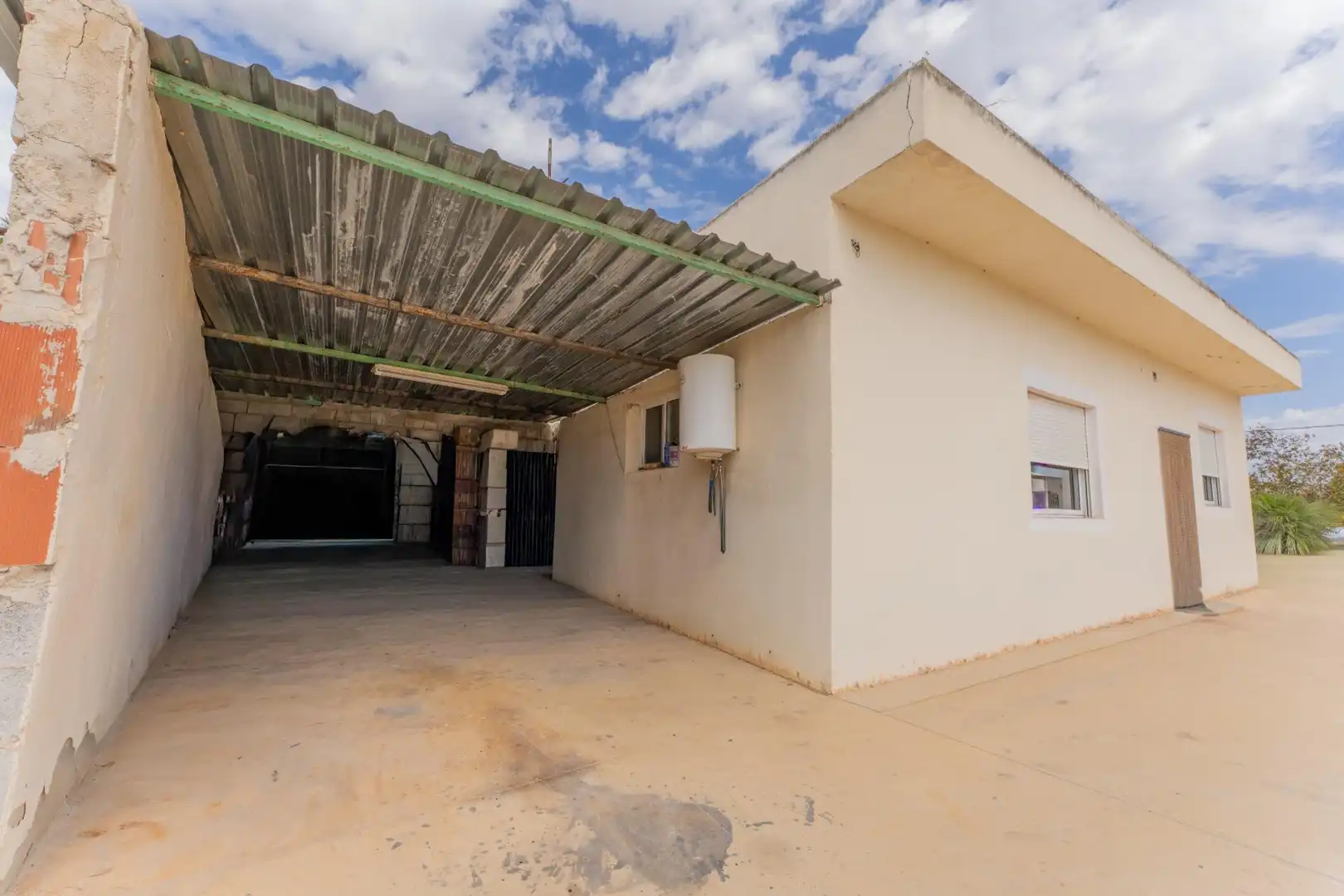 Vista exterior de Casa o xalet en venda en Crevillent amb Piscina