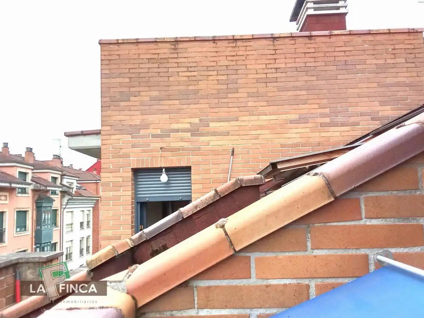 Vista exterior de Àtic en venda en Villaviciosa amb Calefacció, Parquet i Terrassa