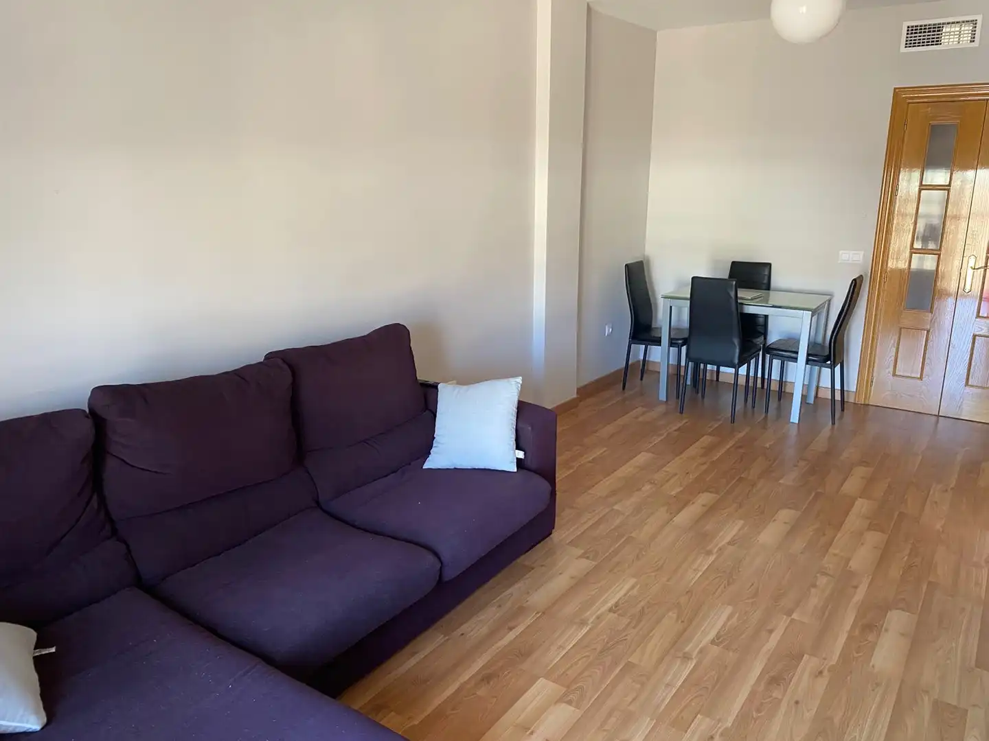 Sala de estar de Piso de alquiler en Roquetas de Mar con Aire acondicionado, Calefacción y Parquet