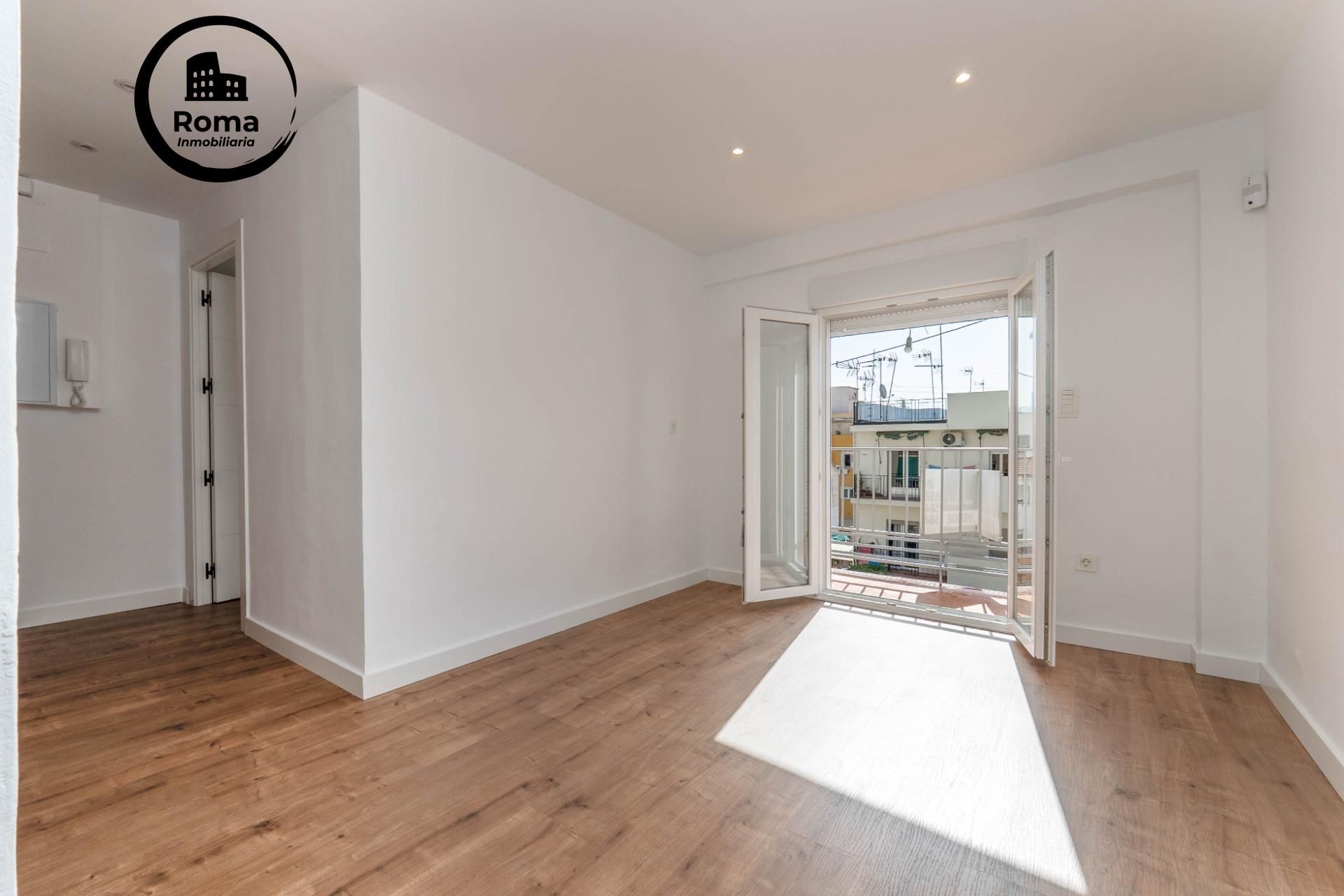 Bedroom of Flat for sale in  Granada Capital  with Terrace, Balcony and Alarm