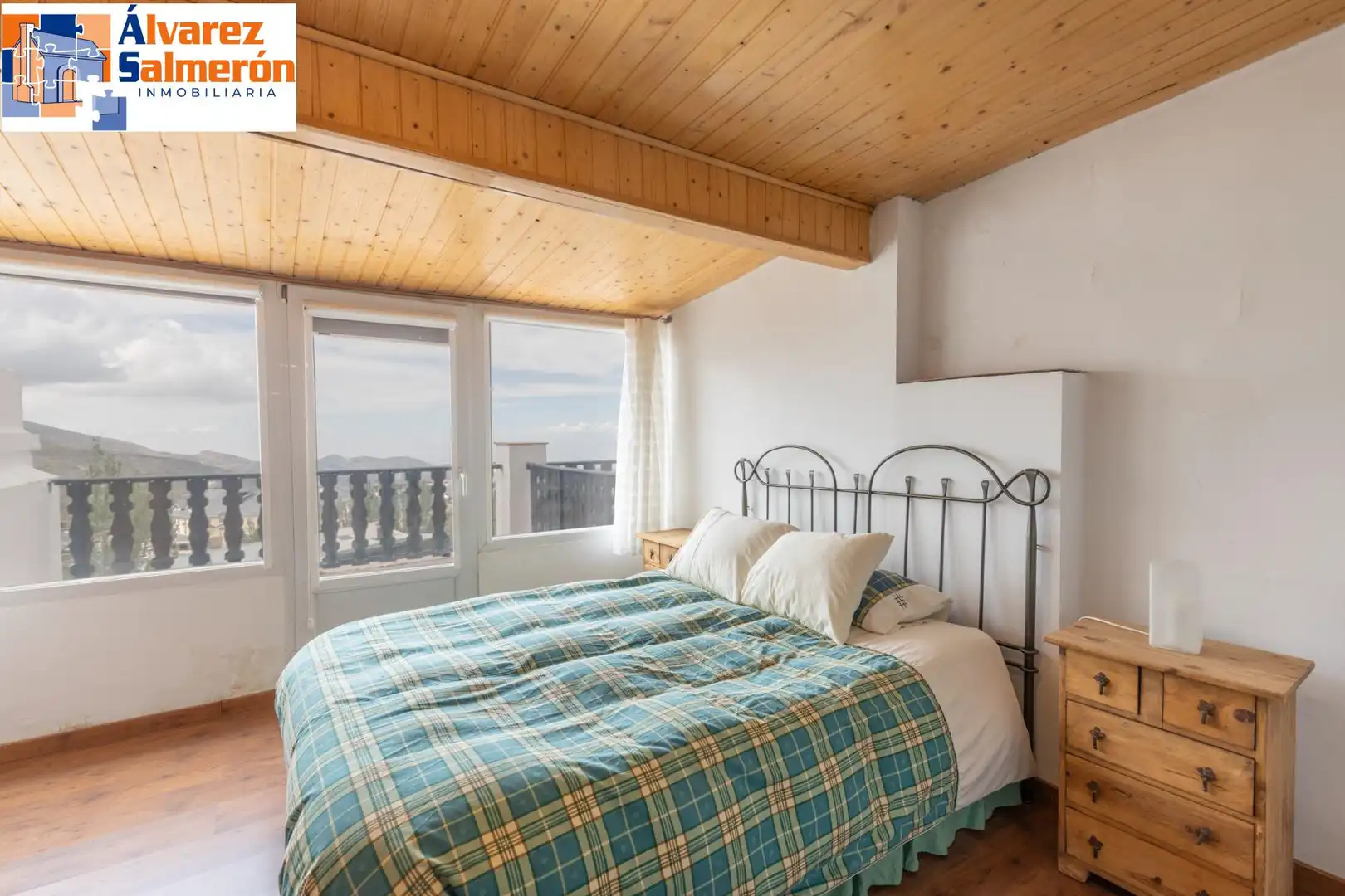 Dormitori de Apartament en venda en Zona baja