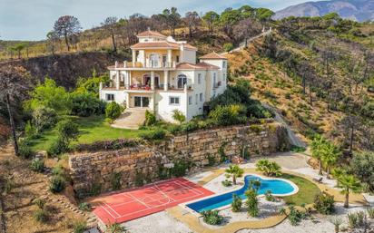 Jardí de Finca rústica en venda en Estepona amb Jardí privat, Terrassa i Traster