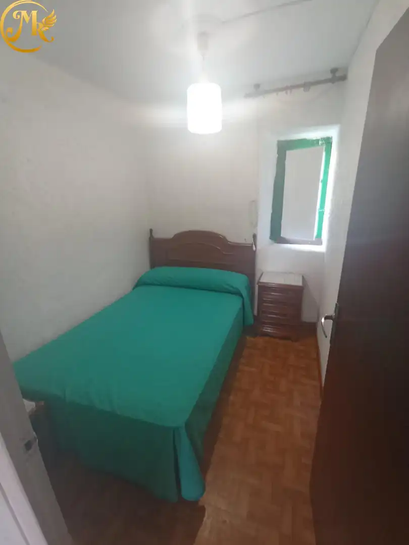 Dormitori de Casa o xalet en venda en Alfoz de Lloredo amb Jardí privat, Terrassa i Traster