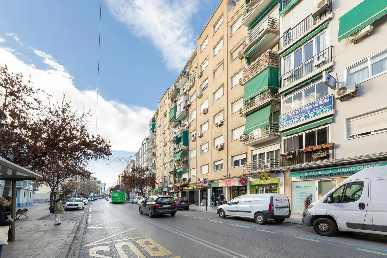 Vista exterior de Piso en venta en  Granada Capital con Aire acondicionado