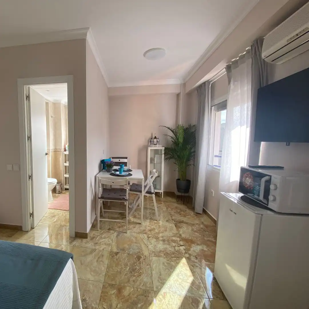 Habitación de Estudio en venta en Torremolinos con Aire acondicionado, Calefacción y Piscina comunitaria