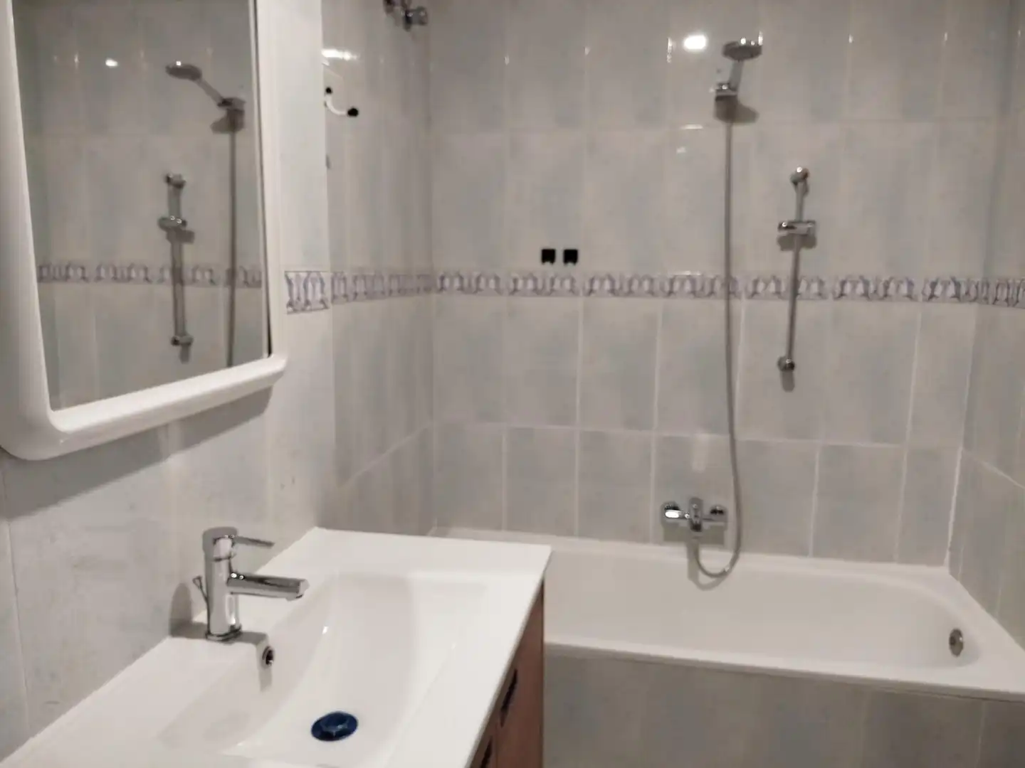 Baño de Piso en venta en Albacete con Calefacción, Trastero y Balcón